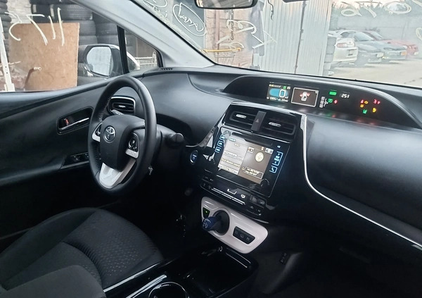 Toyota Prius cena 69900 przebieg: 32803, rok produkcji 2018 z Pyskowice małe 137